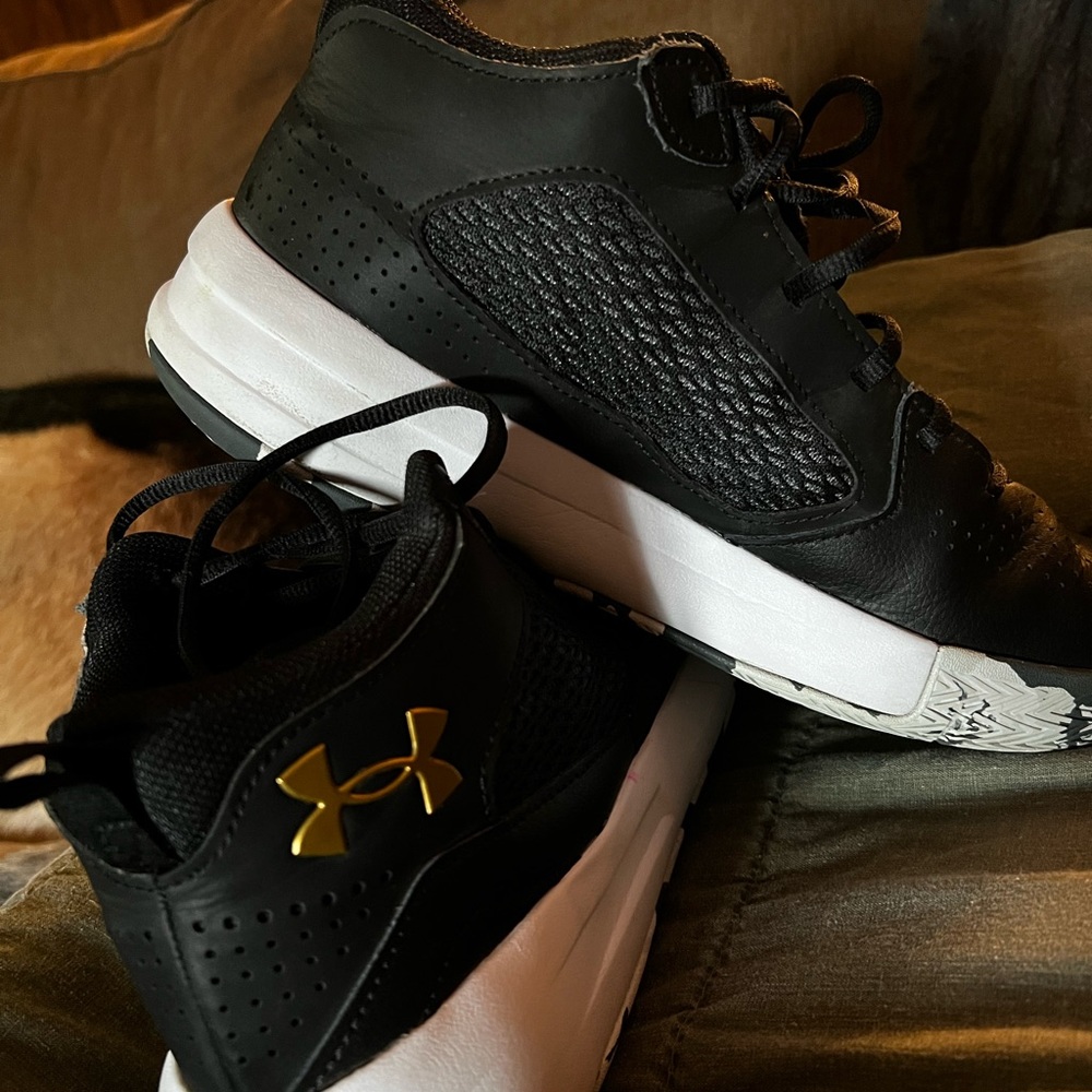 Adult UA Lockdown 5 Basketball Shoes